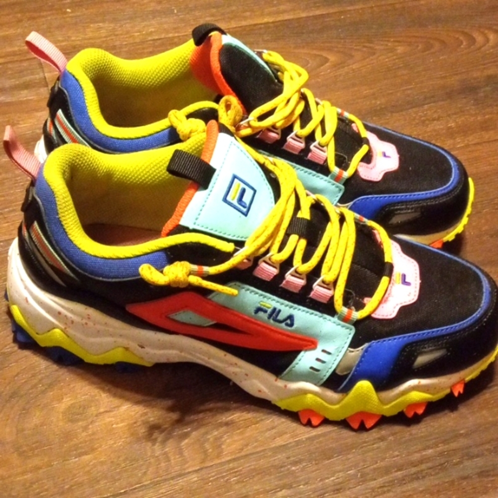 Women's Fila Size 10
